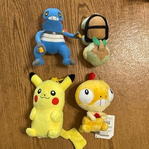 Set of 4 plush Pokémon